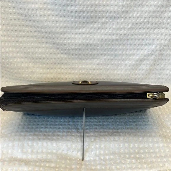 Mario Valentino Clutch